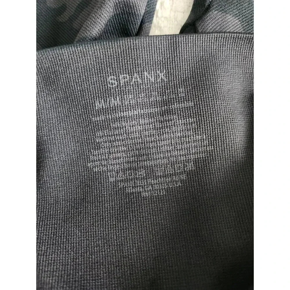 NWOT SPANX Seamless Shaping Black Camo Leggings - Picture 4 of 7
